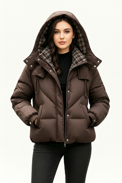 Women's Hooded Plaid Jacket - modell framifrån